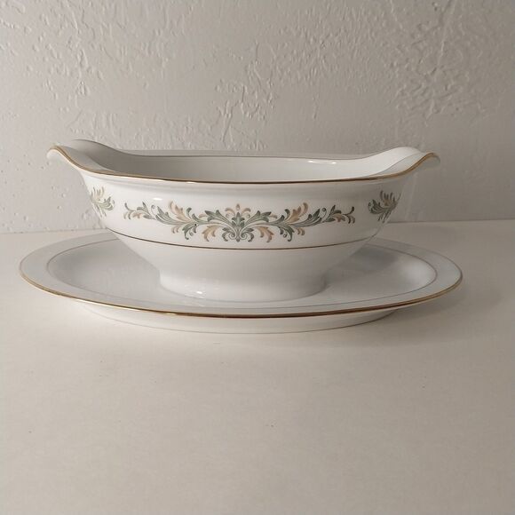 Noritake BARCELONA 6673 Gravy Boat Attached Base Gold Trim Discontinued - Picture 1 of 10